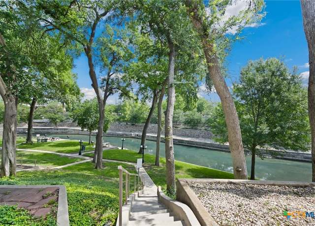 Property at 365 S Gilbert Ave, New Braunfels, TX 78130, 2 beds, 2 baths