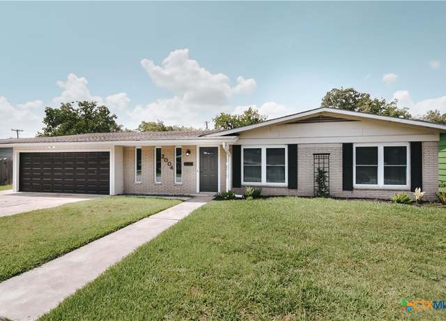 Property at 2004 E Loma Vista Ave, Victoria, TX 77901, 5 beds, 4 baths