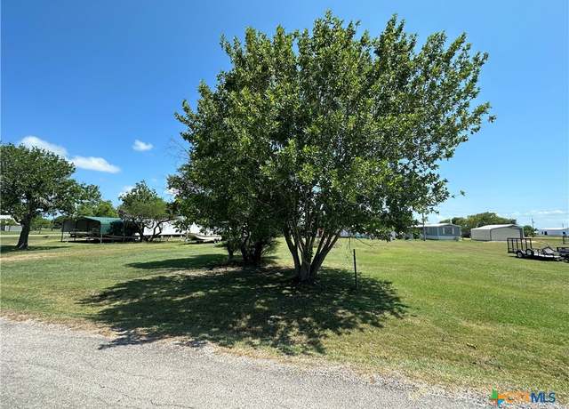Property at 1105 W Cleveland Ave, Seadrift, TX 77983