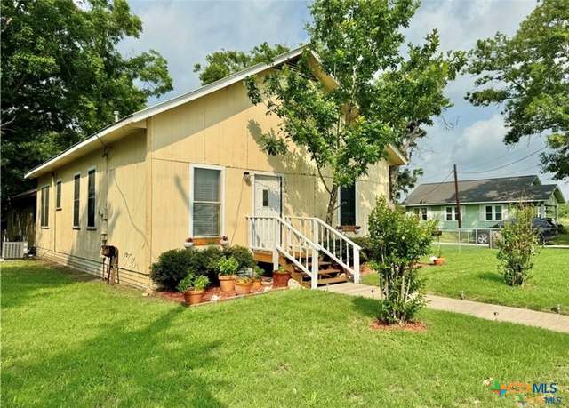 Property at 1514 N Avenue E, Shiner, TX 77984, 3 beds, 2 baths