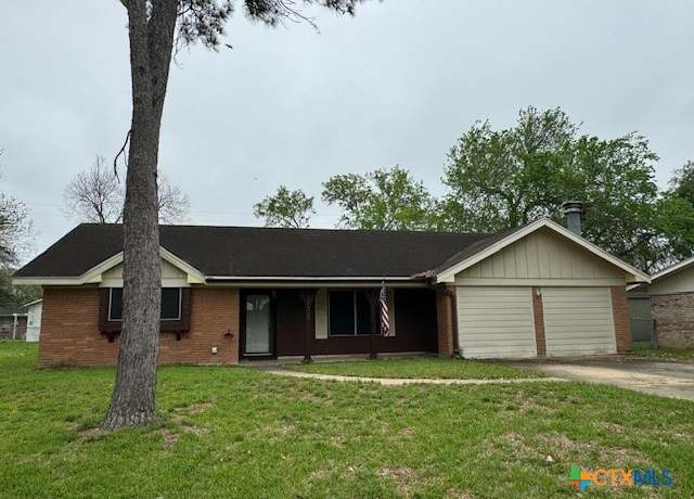 Property at 2505 Juglan Dr, Victoria, TX 77901, 3 beds, 2 baths