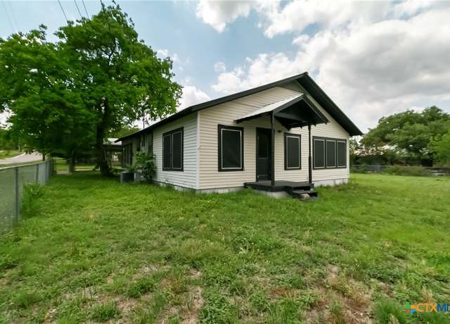 Property at 419 Avenue G, Marble Falls, TX 78654, 3 beds, 2 baths