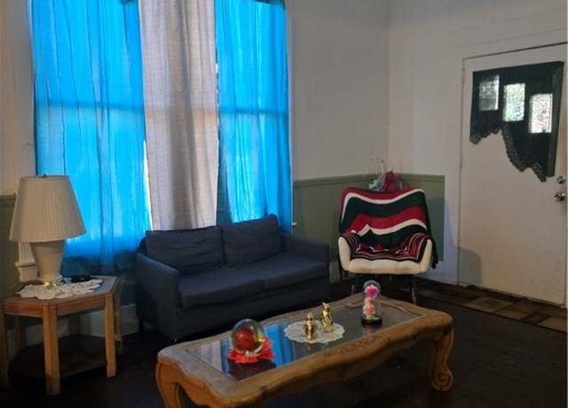 Property at 206 Dallas St, Yoakum, TX 77995, 2 beds, 2 baths