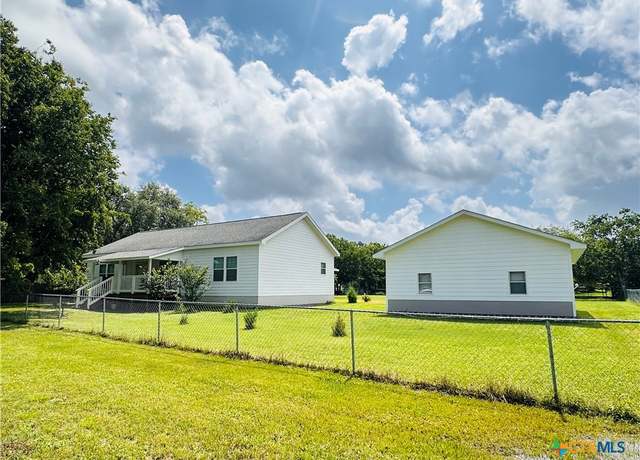 Property at 109 N Valley St, Cuero, TX 77954, 3 beds, 2 baths