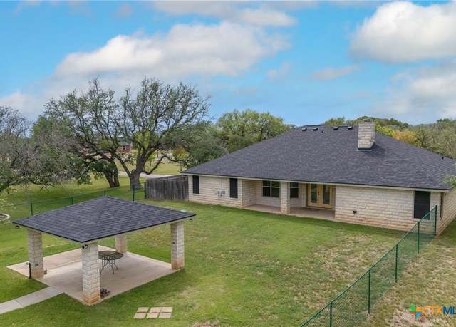 Property at 2301 Deer Trl, Lampasas, TX 76550, 4 beds, 2 baths