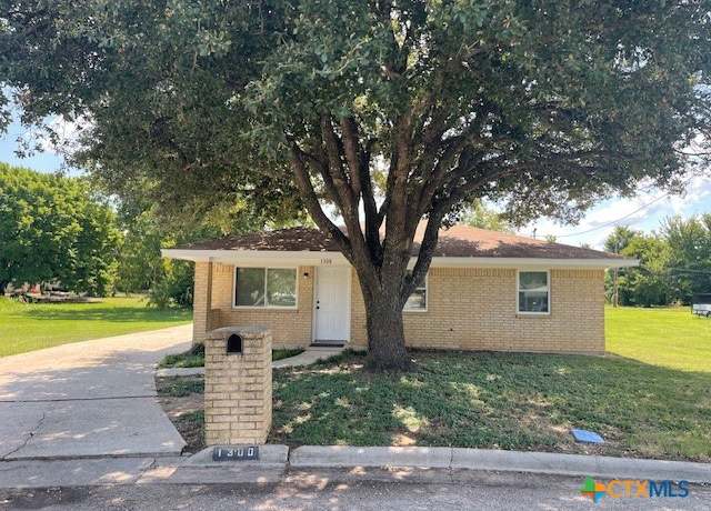 Property at 1300 Westpark Cir, Cameron, TX 76520, 3 beds, 1.5 baths