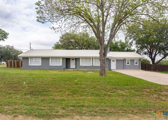 Property at 454 W Ward St, Goliad, TX 77963, 4 beds, 3 baths