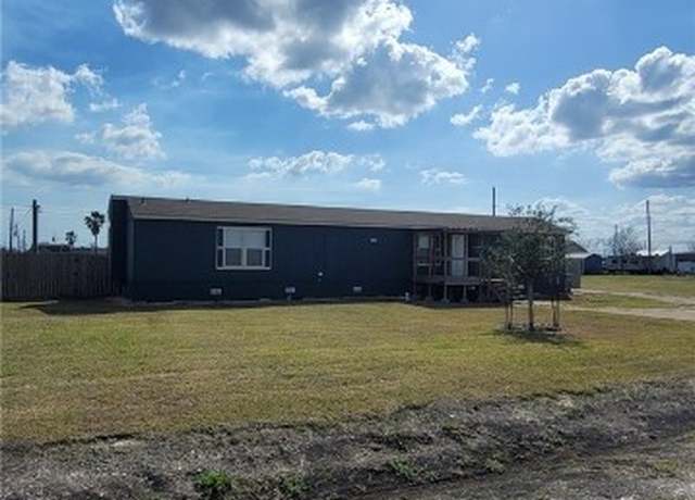 Property at 703 W Oakland Ave, Seadrift, TX 77983, 3 beds, 2 baths