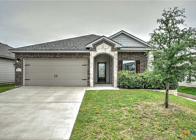 Property at 2002 Hayes St, Temple, TX 76502, 3 beds, 2 baths