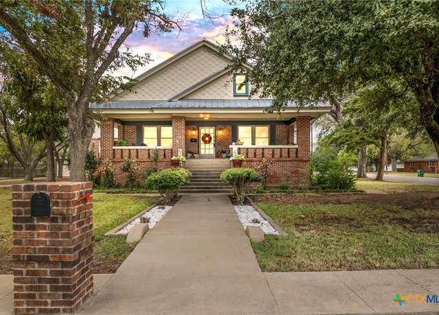 Property at 501 S Adams St, Mcgregor, TX 76657, 4 beds, 4 baths