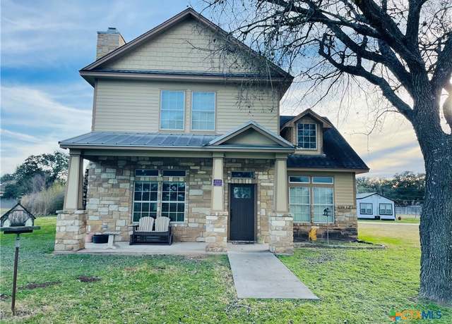 Property at 1301 Railroad St Unit H, Cuero, TX 77954, 4 beds, 2.5 baths