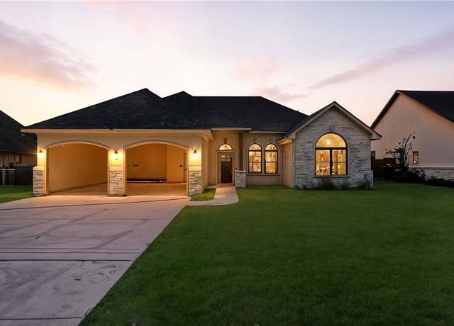 Property at 301 Live Oak, Gonzales, TX 78629, 3 beds, 2 baths