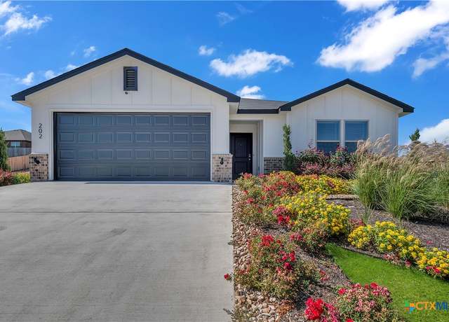 Property at 202 Great Hills Dr, Copperas Cove, TX 76522, 4 beds, 2 baths