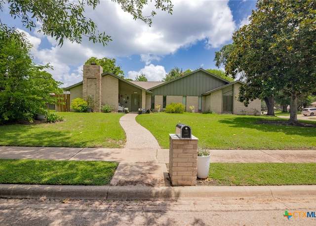 Property at 602 Chimney Rock Dr, Victoria, TX 77904, 4 beds, 3 baths