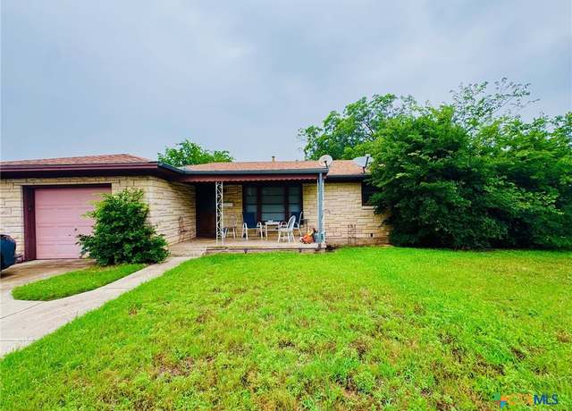 Property at 2405 Oak Dr, Gatesville, TX 76528, 3 beds, 1 bath