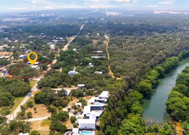 Property at 1188 Edwards Blvd, New Braunfels, TX 78132, 5 beds, 3 baths