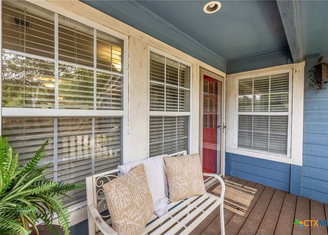 Property at 1324 Guadalupe Rd, New Braunfels, TX 78132, 4 beds, 2.5 baths