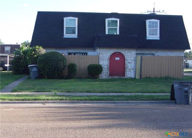 Property at 1801 Lawndale Ave, Victoria, TX 77901
