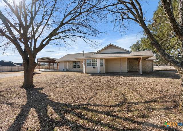 Property at 101 Homestead Dr, Gatesville, TX 76528, 3 beds, 2 baths