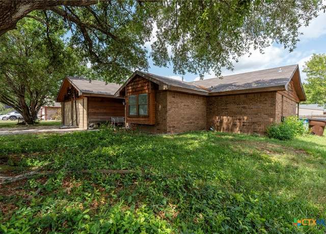 Property at 1009 Bowie St, Lockhart, TX 78644, 3 beds, 2 baths
