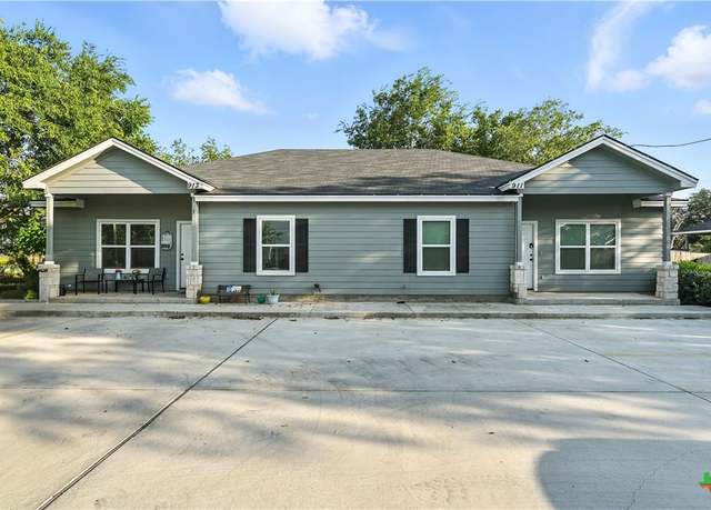 Property at 911-913 E Seideman St, Seguin, TX 78155, 3 beds, 2 baths