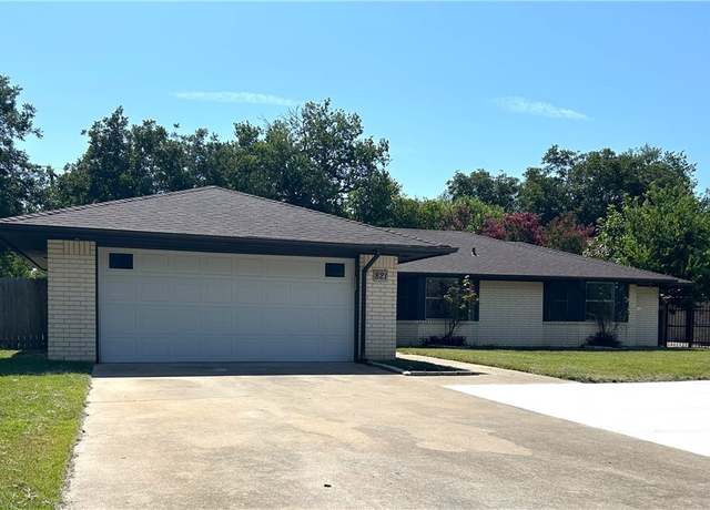 Property at 821 S Roy Reynolds Dr, Harker Heights, TX 76548, 3 beds, 2 baths