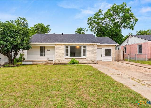 Property at 1814 S 5th St, Temple, TX 76504, 3 beds, 2.5 baths