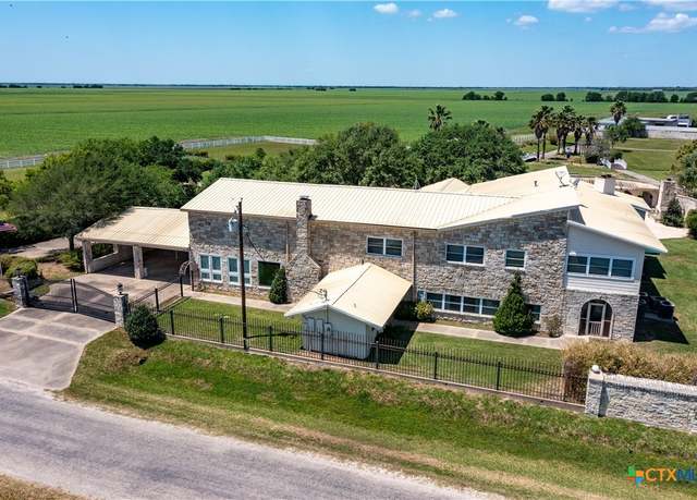 Property at 324 County Road 319, Edna, TX 77957, 5 beds, 4 baths