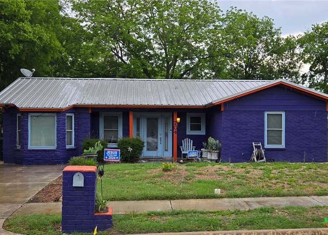 Property at 704 W Avenue F, Copperas Cove, TX 76522, 4 beds, 2 baths