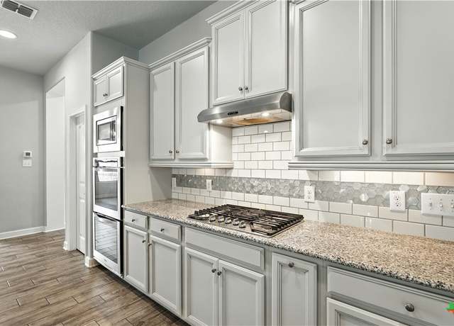 Property at 428 Whistlers Way, Spring Branch, TX 78070, 4 beds, 3.5 baths