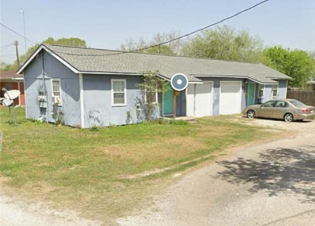 Property at 122 Parker St, Port Lavaca, TX 77979, 2 beds, 2 baths