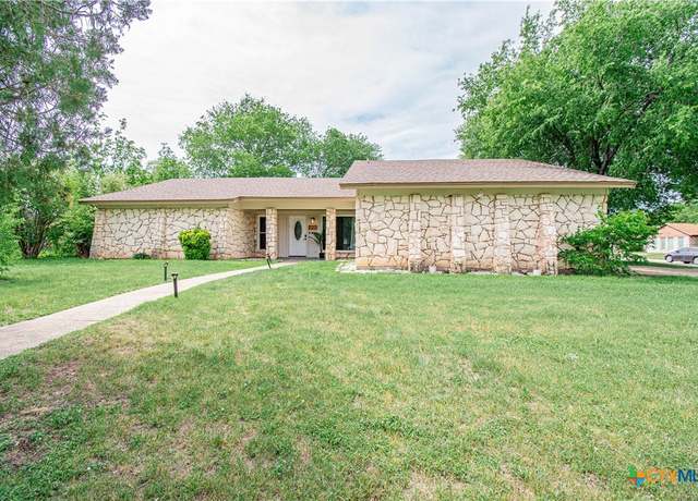 Property at 220 W Mockingbird Ln, Harker Heights, TX 76548, 4 beds, 2 baths