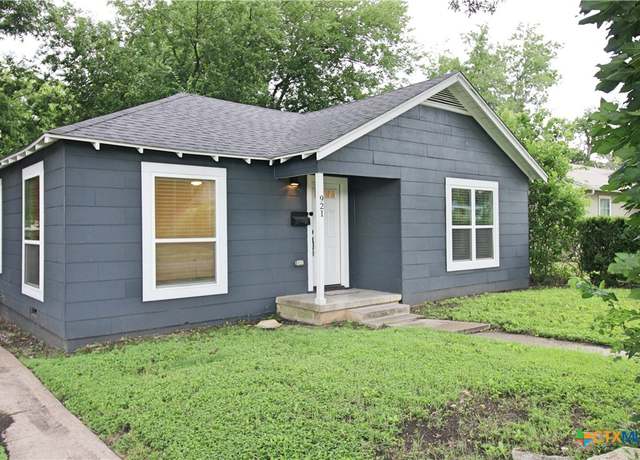 Property at 921 N 10th St, Temple, TX 76501, 3 beds, 1 bath