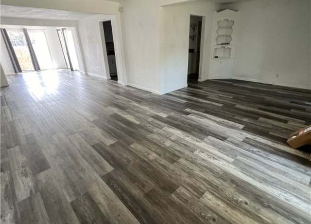 Property at 918 N 13th St, Temple, TX 76501, 3 beds, 2 baths