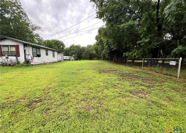 Property at 812 Gravel St, San Marcos, TX 78666