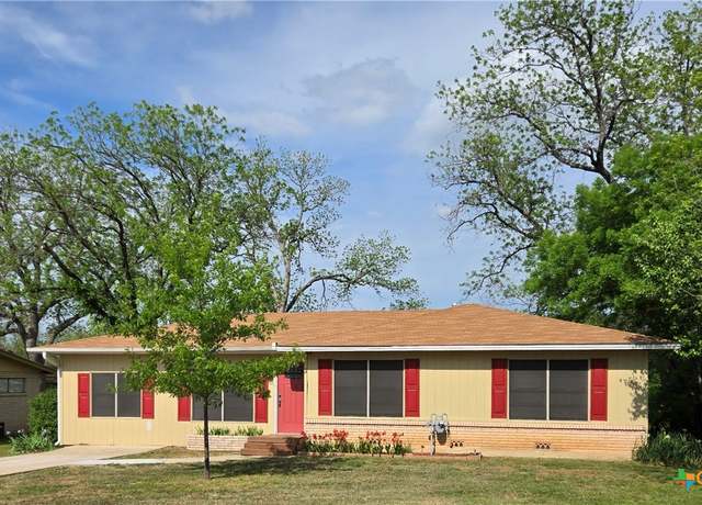 Property at 3 Park Ln, Lampasas, TX 76550, 4 beds, 1.5 baths