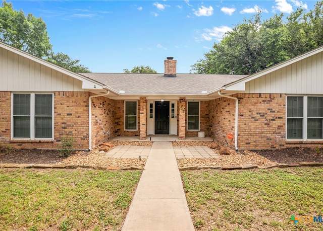 Property at 308 Woodway Dr, Victoria, TX 77904, 4 beds, 3 baths