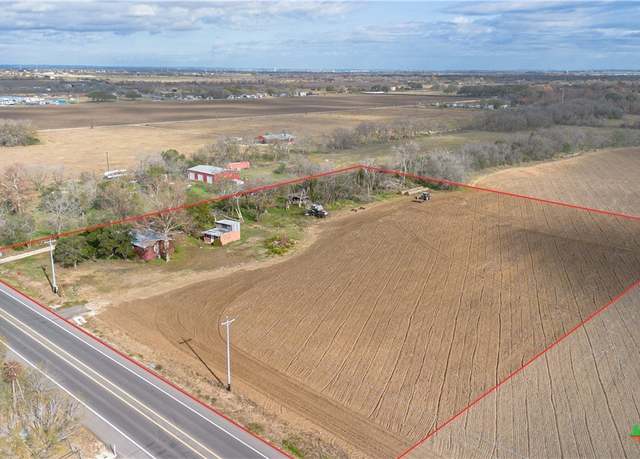 Property at 8195 Fm 725, Mcqueeney, TX 78123, 3 beds, 2 baths