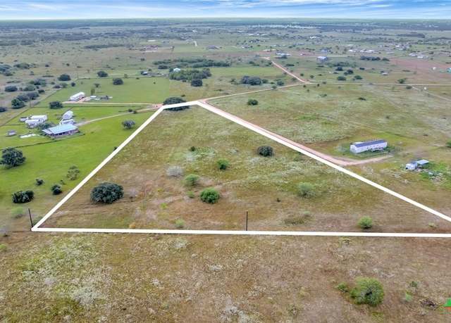 Property at 105 Agarita Ln, Victoria, TX 77904