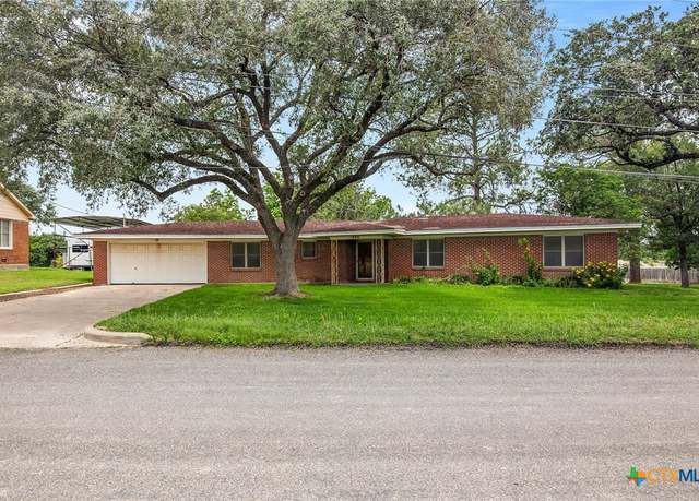 Property at 406 Wagner Way, Victoria, TX 77904, 3 beds, 2 baths