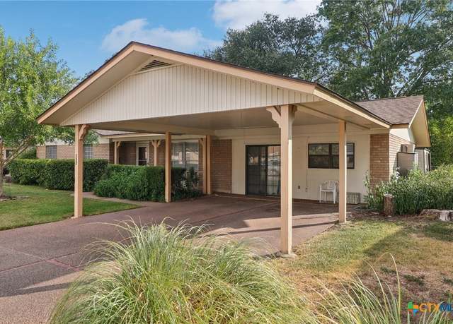 Property at 132 Cloverleaf Dr, Schertz, TX 78154, 3 beds, 2 baths