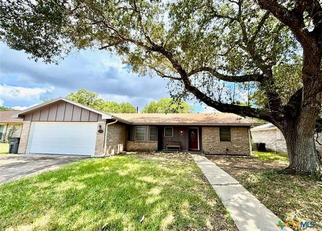 Property at 111 Lexington Ln, Victoria, TX 77901, 3 beds, 2 baths