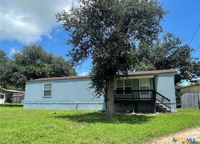 Property at 349 N Jefferson St, Goliad, TX 77963, 2 beds, 2 baths