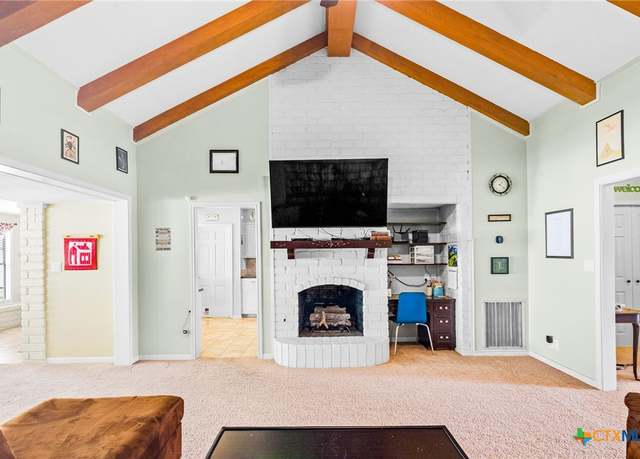 Property at 114 Berkshire Ln, Victoria, TX 77904, 4 beds, 2 baths