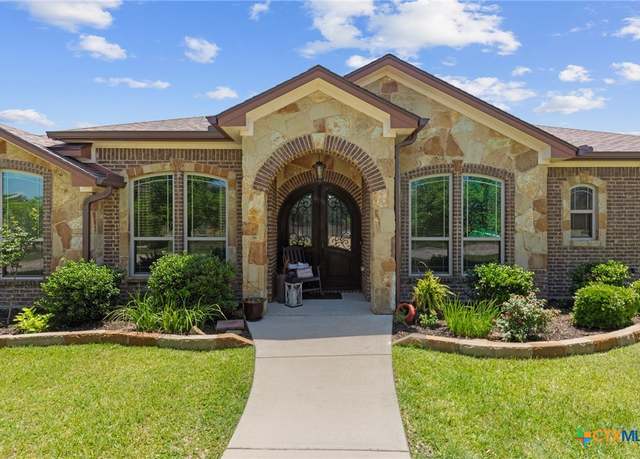 Property at 885 Ridgeoak Dr, Belton, TX 76513, 4 beds, 2.5 baths