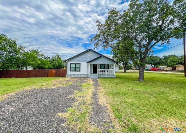 Property at 318 Thomas St, Rogers, TX 76569, 4 beds, 2 baths