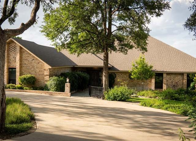 Property at 1001 S Ridge Rd, Salado, TX 76571, 4 beds, 3.5 baths