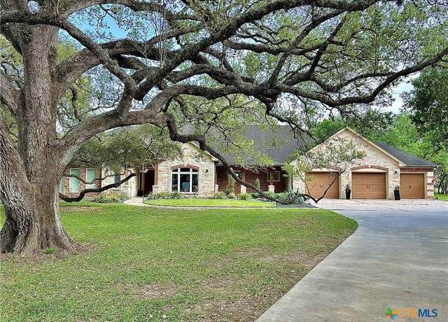 Property at 319 Post Oak Bnd, Inez, TX 77968, 3 beds, 2.5 baths