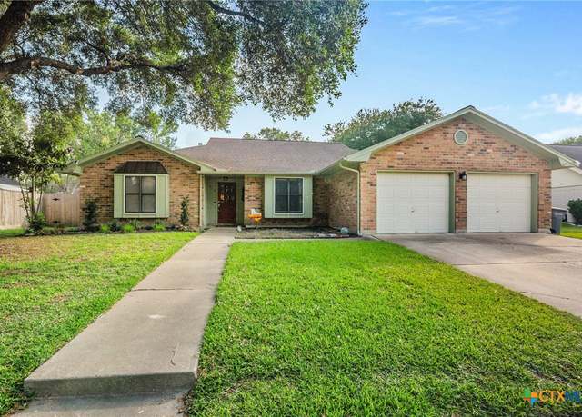 Property at 119 Larimore St, Victoria, TX 77904, 3 beds, 2 baths