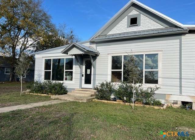Property at 1612 Saint Peter St, Gonzales, TX 78629, 3 beds, 2 baths